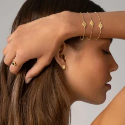 18K Gold Circle Stud Earrings